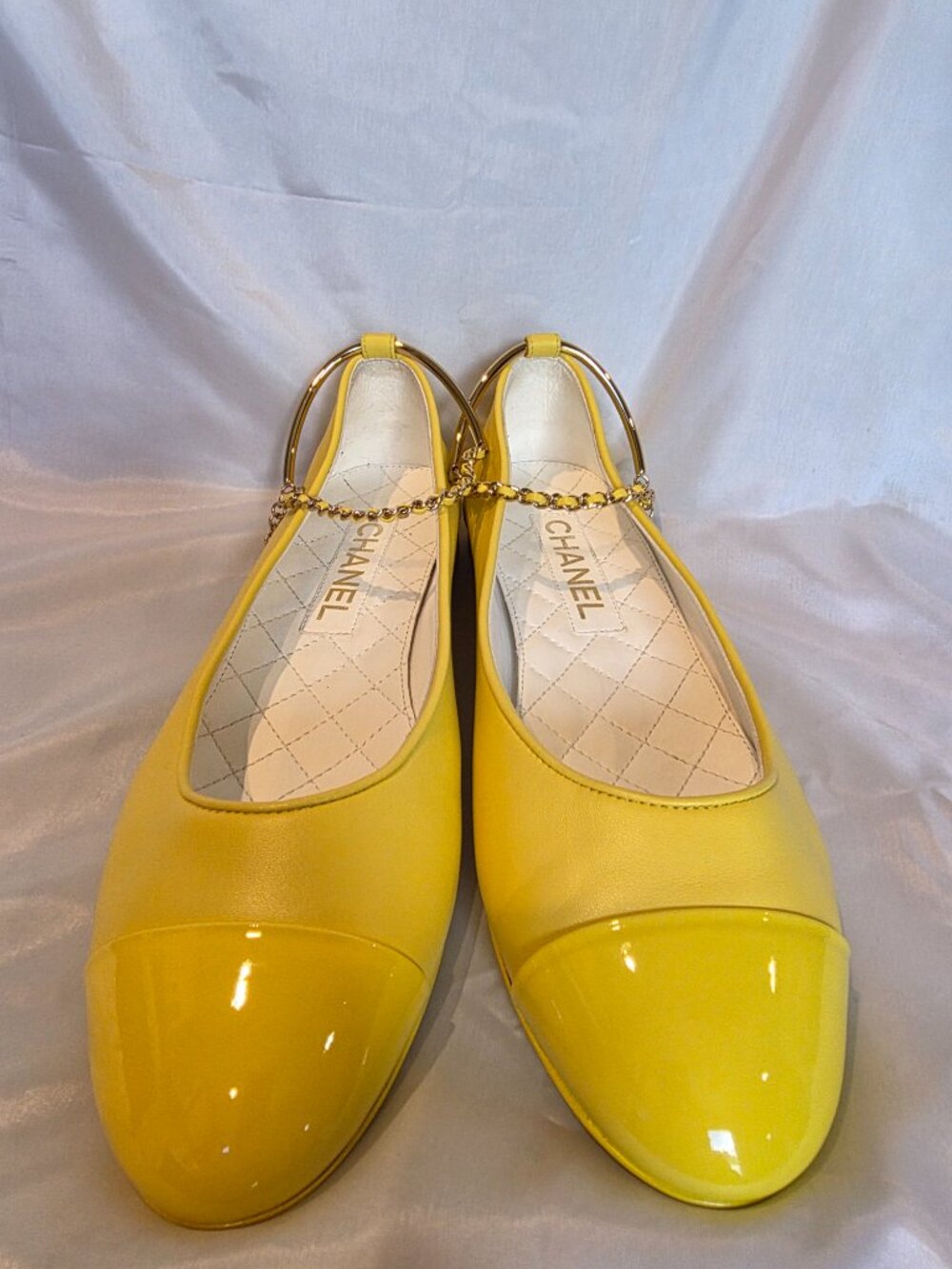 CHANEL Yellow Leather Ballet Flats Gold Chain Size 39.5 - Picture 4 of 8